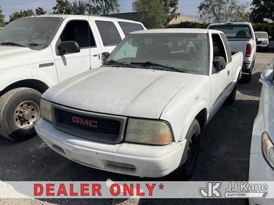 2002 GMC Sonoma Extended-Cab Pickup Truck
