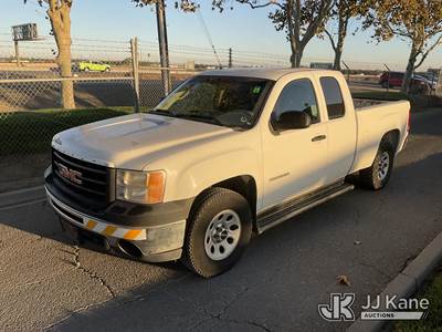 2013 GMC Sierra 1500 Extended-Cab Pickup Truck