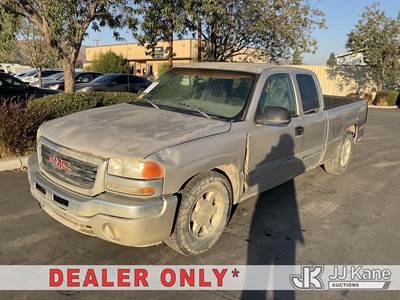 2005 GMC Sierra 1500 Extended-Cab Pickup Truck