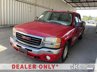 2006 GMC Sierra 1500 Extended-Cab Pickup Truck