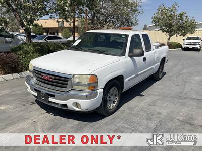 2006 GMC Sierra 1500 Extended-Cab Pickup Truck