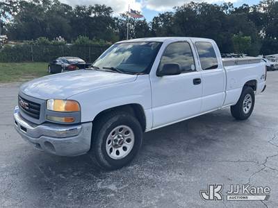 2005 GMC Sierra 1500 4x4 Extended-Cab Pickup Truck