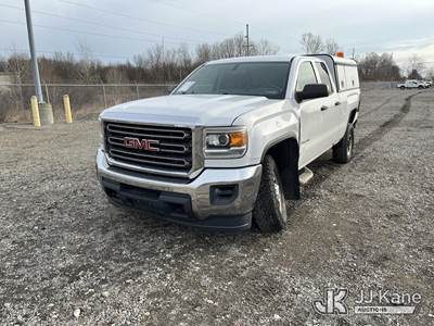 2016 GMC Sierra 2500 Extended-Cab Pickup Truck
