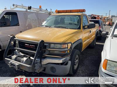 2004 GMC Sierra 2500HD Pickup Truck
