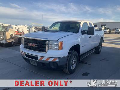 2013 GMC Sierra 2500HD Extended-Cab Pickup Truck