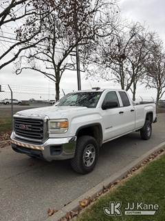 2015 GMC Sierra 2500HD Extended-Cab Pickup Truck