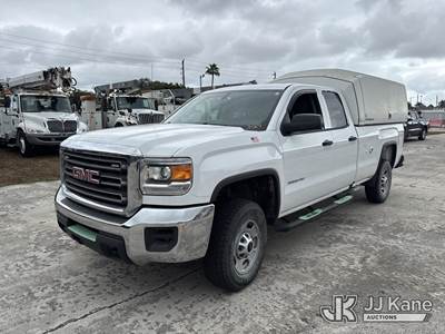 2017 GMC Sierra 2500HD 4x4 Extended-Cab Pickup Truck