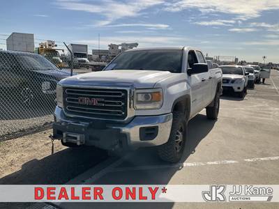 2015 GMC Sierra 2500HD Crew-Cab Pickup Truck