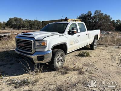 2017 GMC Sierra 2500HD 4x4 Crew-Cab Pickup Truck