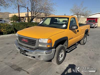 2005 GMC Sierra 2500HD Pickup Truck