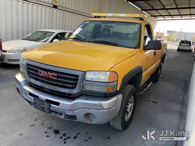 2005 GMC Sierra 2500HD Pickup Truck