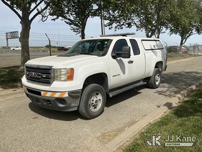 2012 GMC Sierra 2500HD Extended-Cab Pickup Truck
