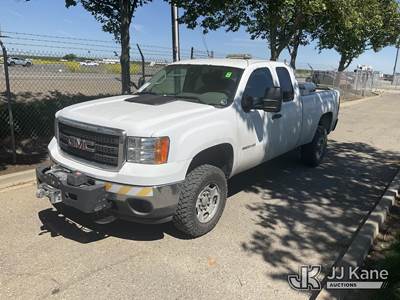 2013 GMC Sierra 2500HD Extended-Cab Pickup Truck
