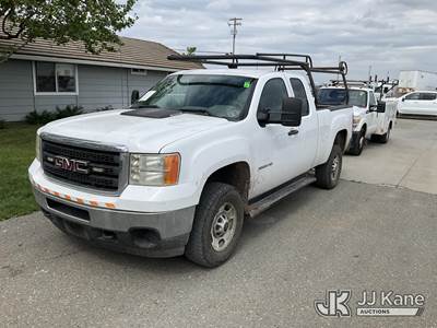2013 GMC Sierra 2500HD Extended-Cab Pickup Truck