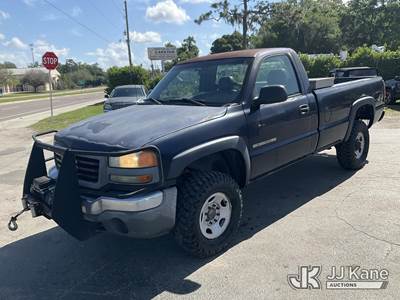 2005 GMC Sierra 2500HD 4x4 Pickup Truck