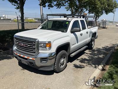 2015 GMC Sierra 2500HD Extended-Cab Pickup Truck