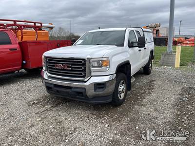 2015 GMC Sierra 2500HD Extended-Cab Pickup Truck