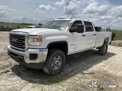 2015 GMC Sierra 2500HD Crew-Cab Pickup Truck