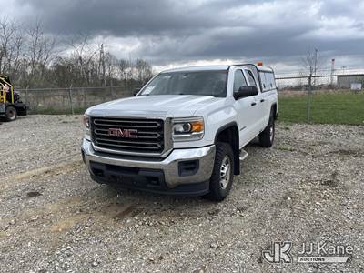 2016 GMC Sierra 2500HD Extended-Cab Pickup Truck