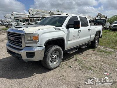 2017 GMC Sierra 2500HD 4x4 Crew-Cab Pickup Truck