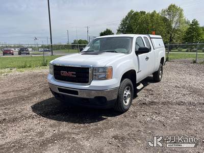 2012 GMC Sierra 2500HD Extended-Cab Pickup Truck