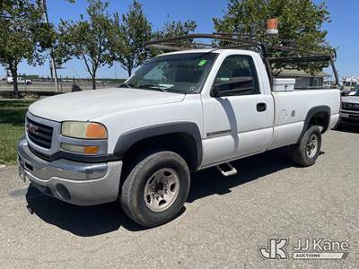 2003 GMC Sierra 2500HD Pickup Truck