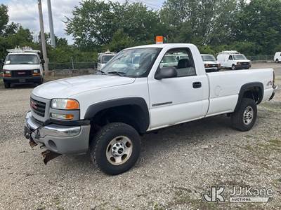 2005 GMC Sierra 2500HD 4x4 Pickup Truck