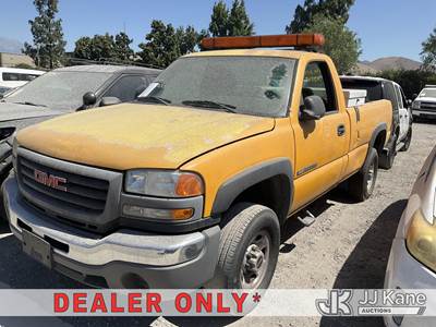 2005 GMC Sierra 2500HD Pickup Truck