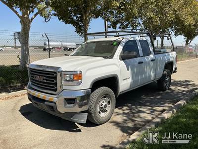 2015 GMC Sierra 2500HD Extended-Cab Pickup Truck