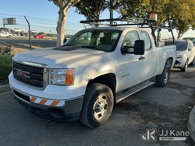 2013 GMC Sierra 2500HD Extended-Cab Pickup Truck