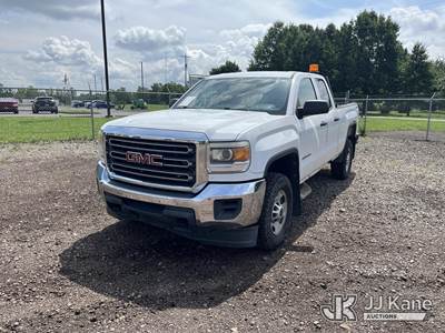 2015 GMC Sierra 2500HD Extended-Cab Pickup Truck