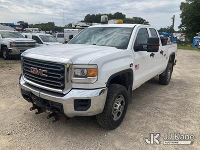 2015 GMC Sierra 2500HD Double-Cab Pickup Truck