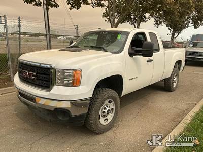 2013 GMC Sierra 2500HD Extended-Cab Pickup Truck