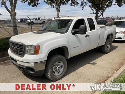 2013 GMC Sierra 2500HD Extended-Cab Pickup Truck