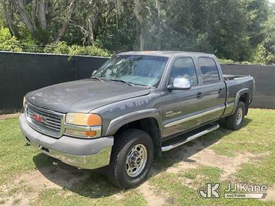 2001 GMC Sierra 2500HD Crew-Cab Pickup Truck