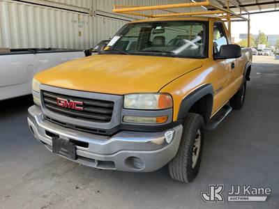 2005 GMC Sierra 2500HD Pickup Truck