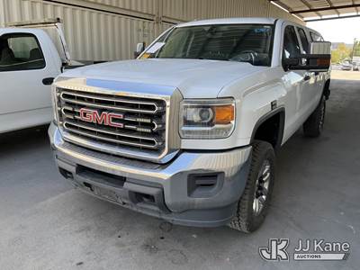 2017 GMC Sierra 2500HD Extended-Cab Pickup Truck