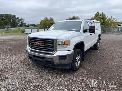 2015 GMC Sierra 2500HD Extended-Cab Pickup Truck