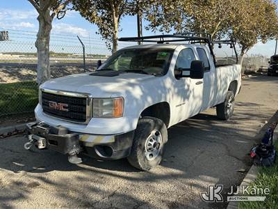 2012 GMC Sierra 2500HD Extended-Cab Pickup Truck