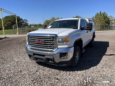 2015 GMC Sierra 2500HD Extended-Cab Pickup Truck