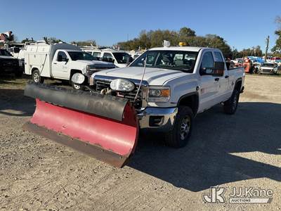 2015 GMC Sierra 2500HD Double-Cab Pickup Truck