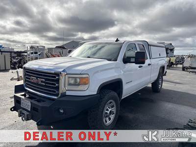 2015 GMC Sierra 3500HD Extended-Cab Pickup Truck