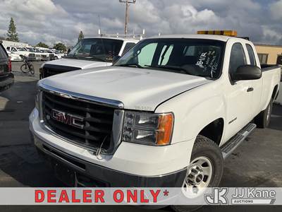 2010 GMC Sierra 3500HD Extended-Cab Pickup Truck