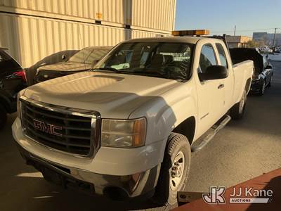 2010 GMC Sierra 3500HD Extended-Cab Pickup Truck