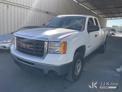 2010 GMC Sierra 3500HD Extended-Cab Pickup Truck