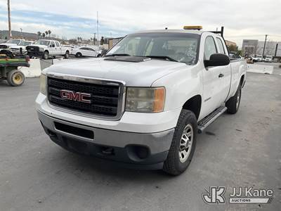 2011 GMC Sierra 3500HD Extended-Cab Pickup Truck