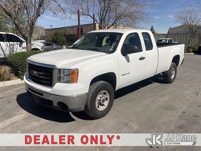 2010 GMC Sierra 3500HD Extended-Cab Pickup Truck
