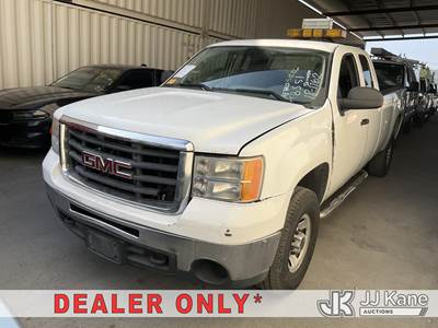 2010 GMC Sierra 3500HD Extended-Cab Pickup Truck