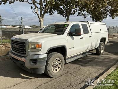 2015 GMC Sierra 3500HD Extended-Cab Pickup Truck