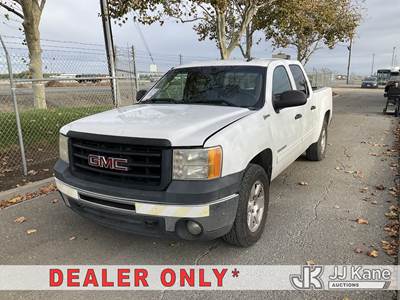2013 GMC Sierra Hybrid Crew-Cab Pickup Truck